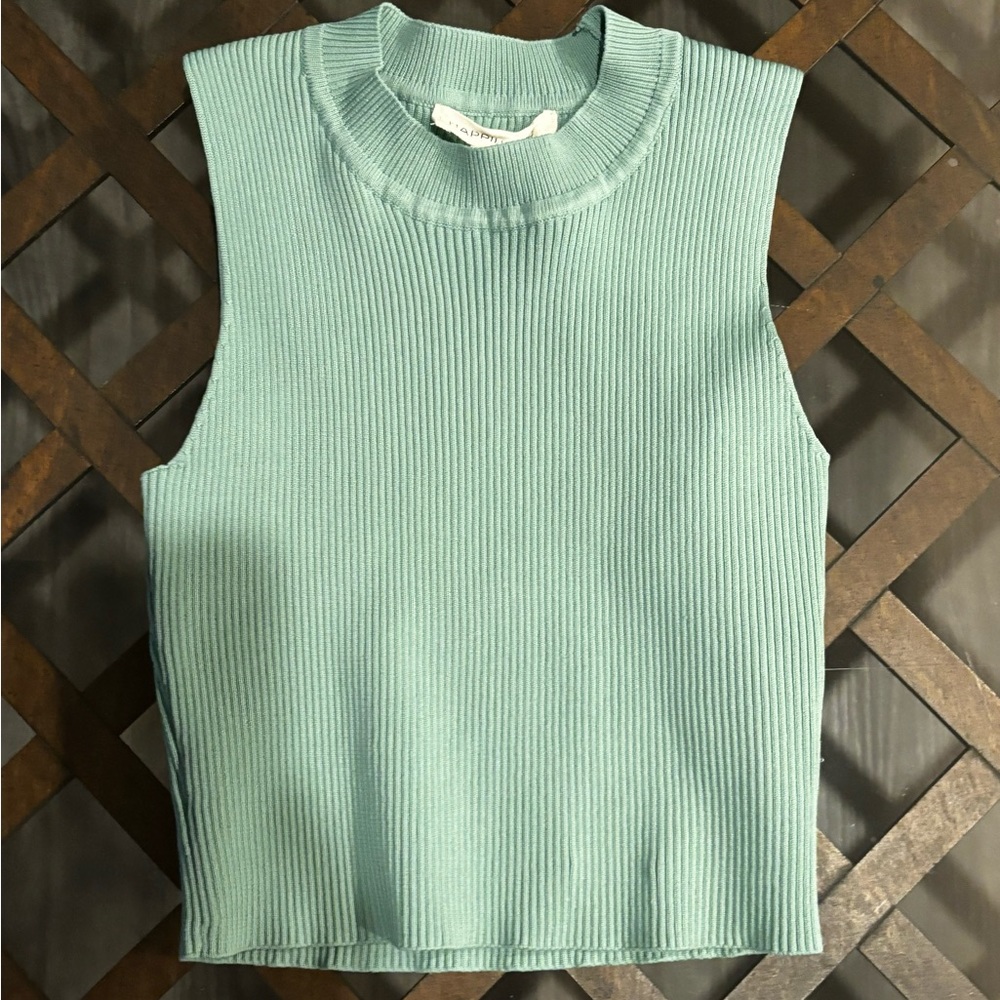 green cropped tank top
